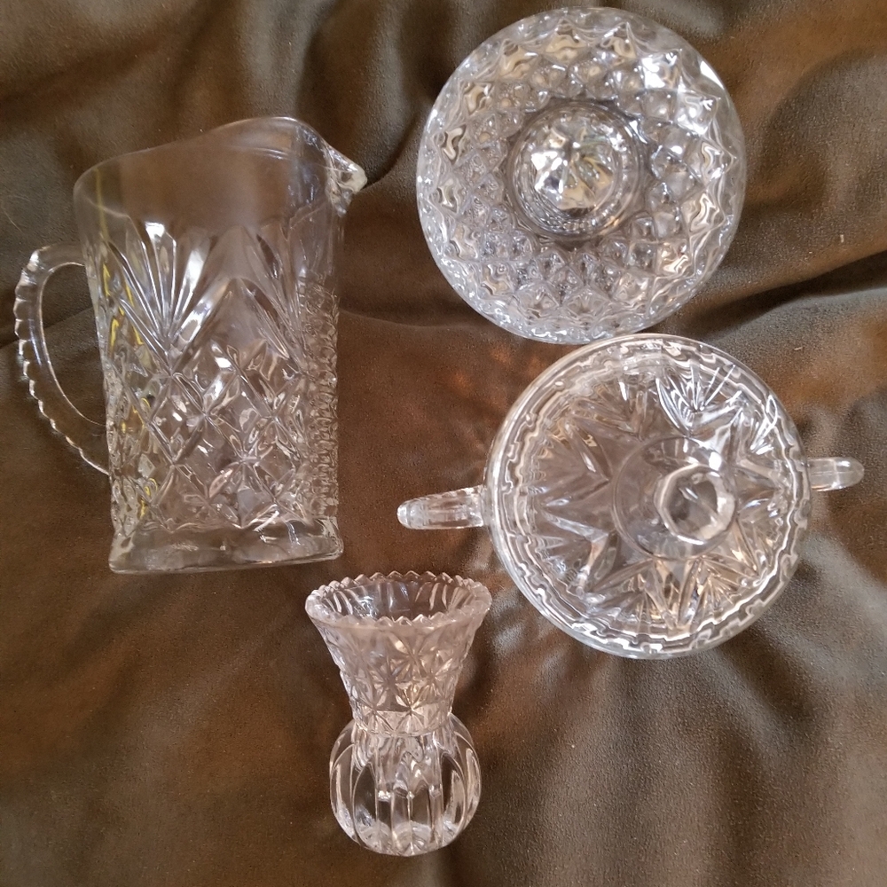 Elegant Crystal Glassware Set - Picture 7 of 10